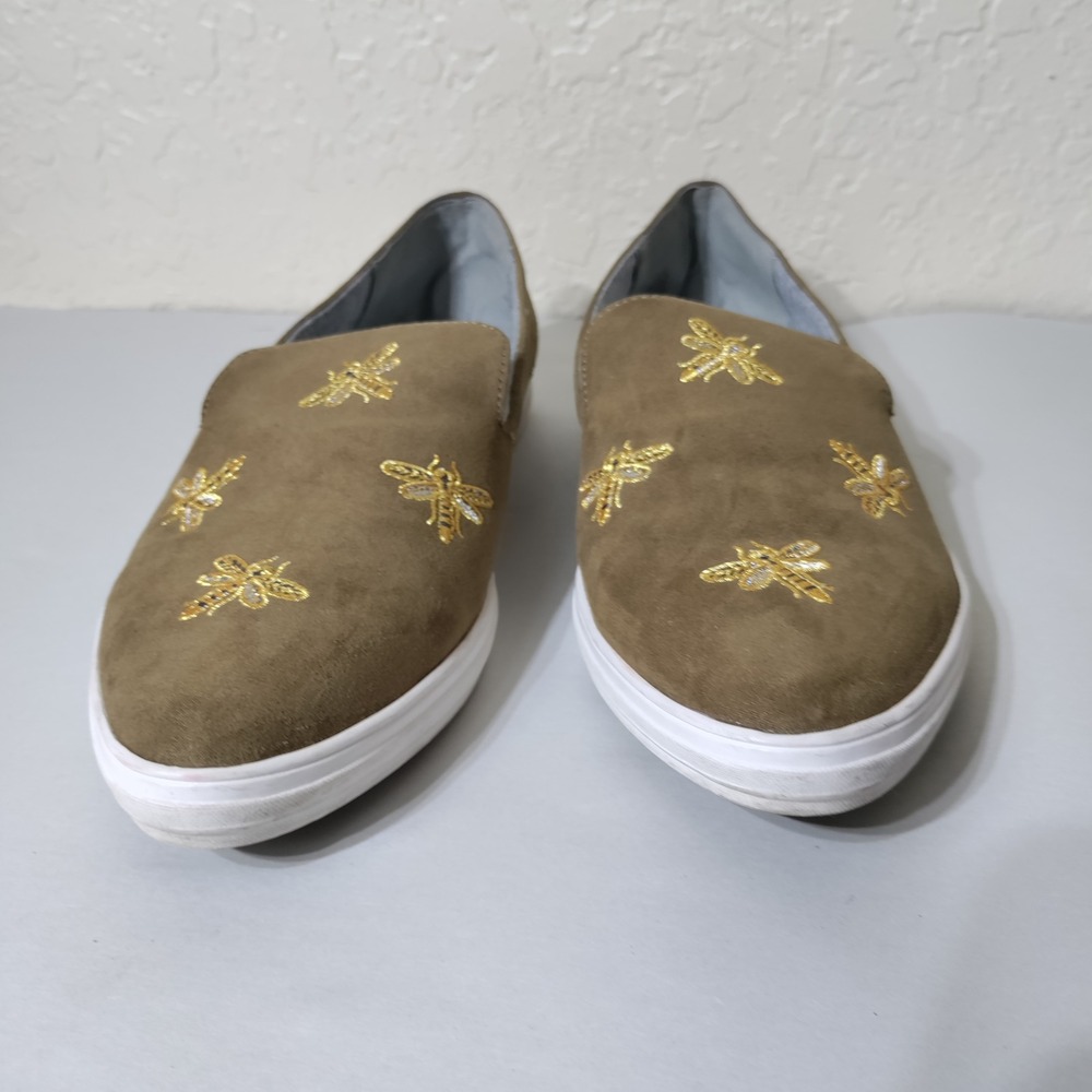 Nine West NWSHAKAIL Olive Green Bee Embroidered Slip On Sneakers Mens 10M